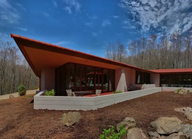 rent a frank lloyd wright home in pennsylvania