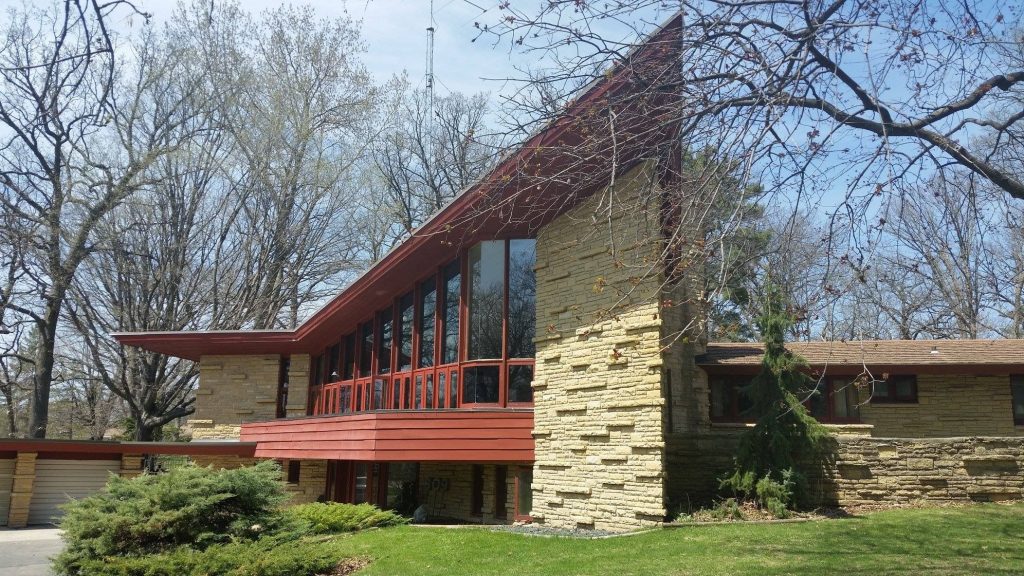 elam house cantilevered roof