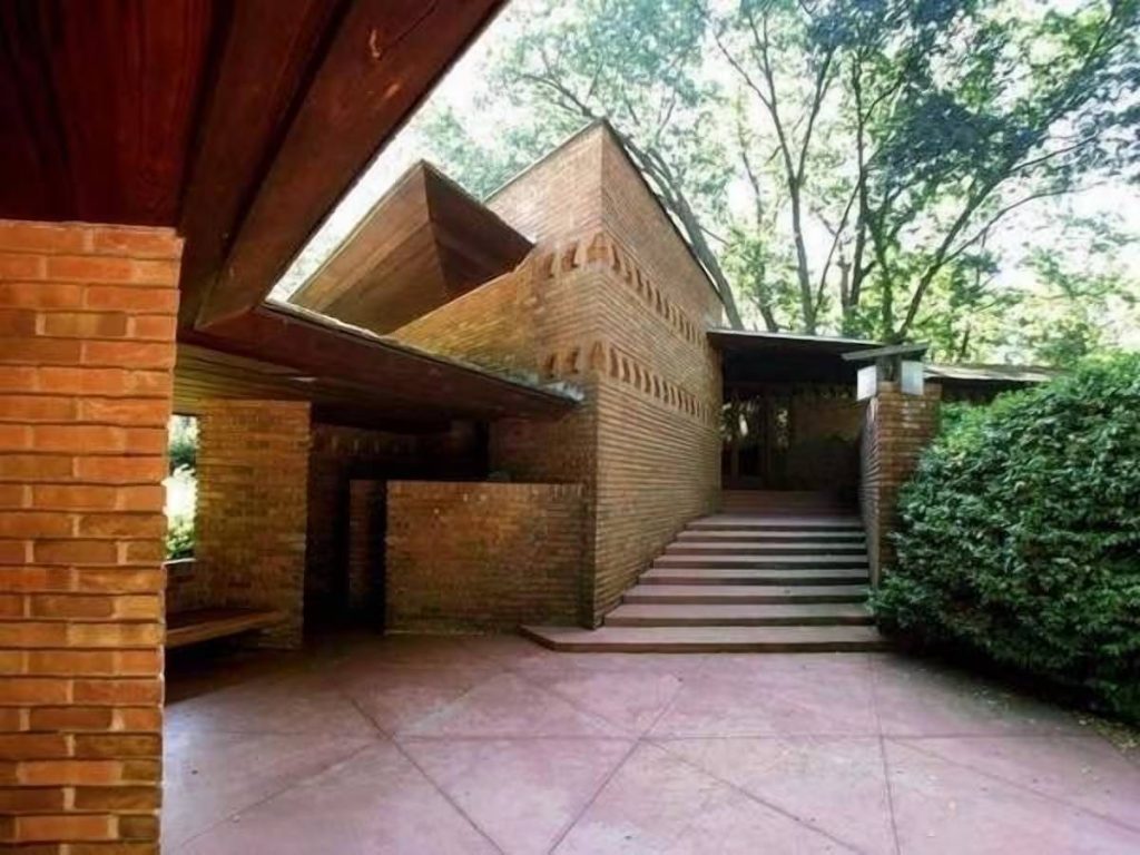 frank-lloyd-wright-palmer-house-front