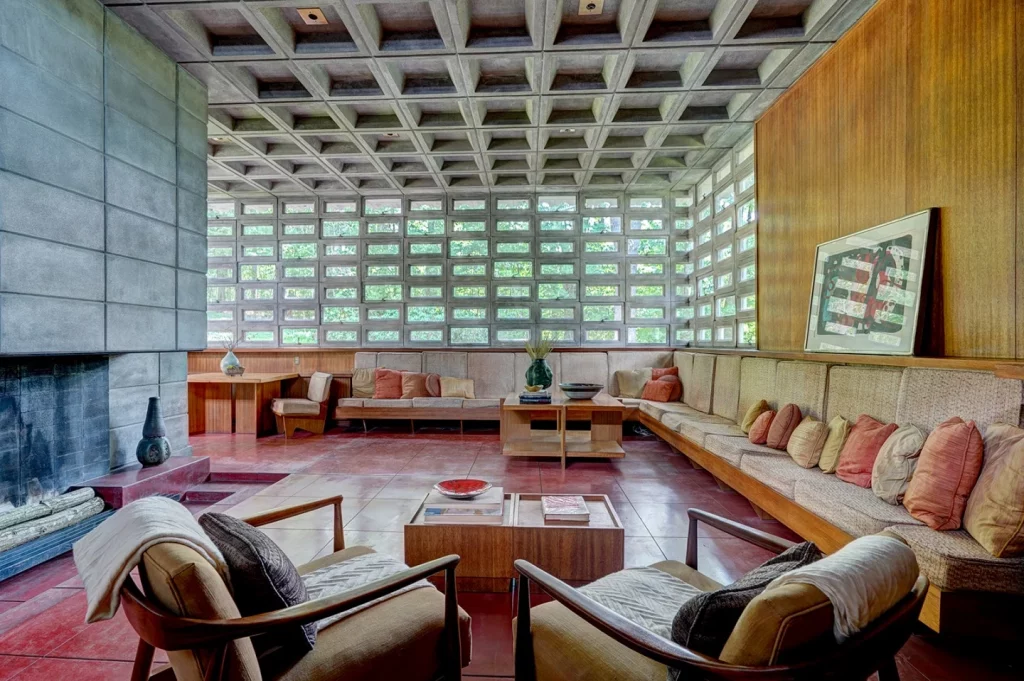 interior of the kalil house. an automatic usonian home by frank lloyd wright